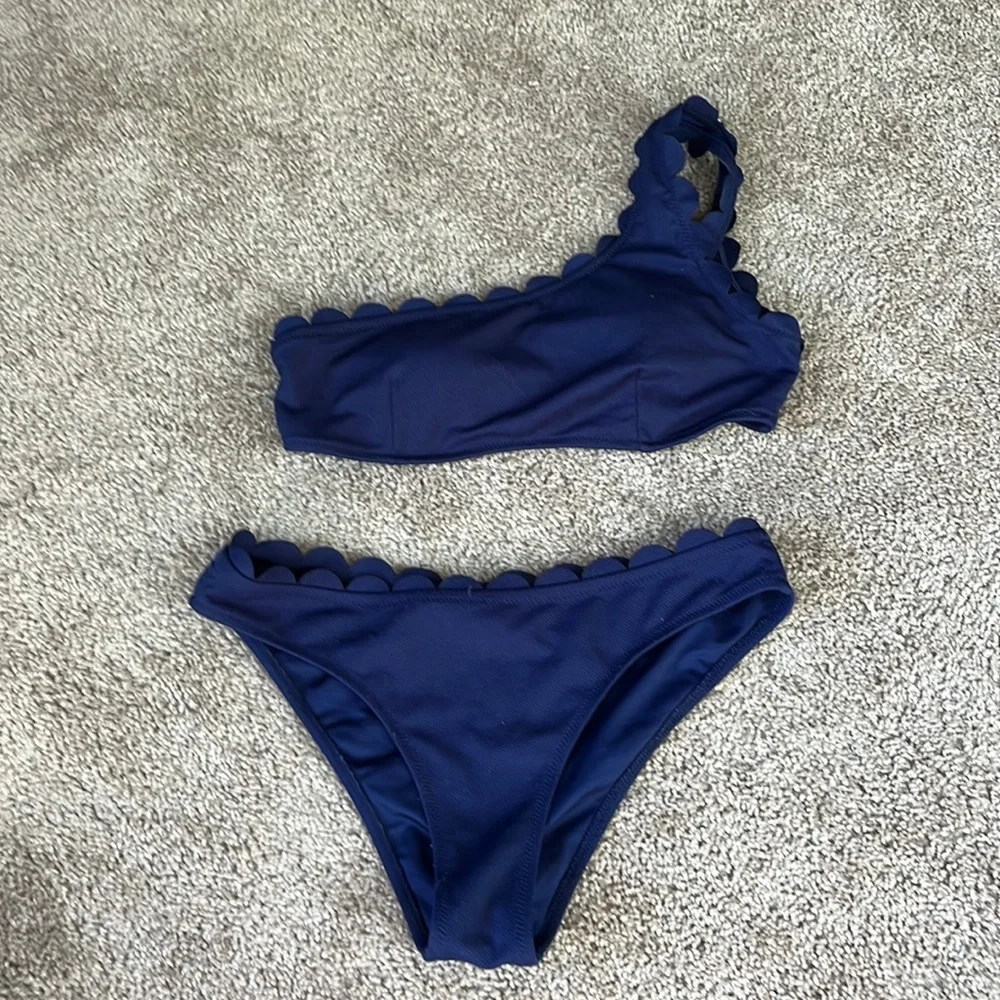 2/$25 bundle - Cupshe Two-piece bikini one shoulder swimsuit - Picture 3 of 3
